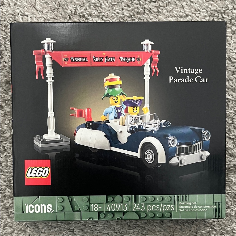 LEGO Icons Vintage Parade Car Set - Blue and White